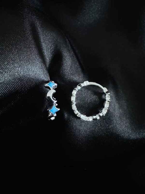 Argolla Huggie Lunas y Estrellas esmaltadas