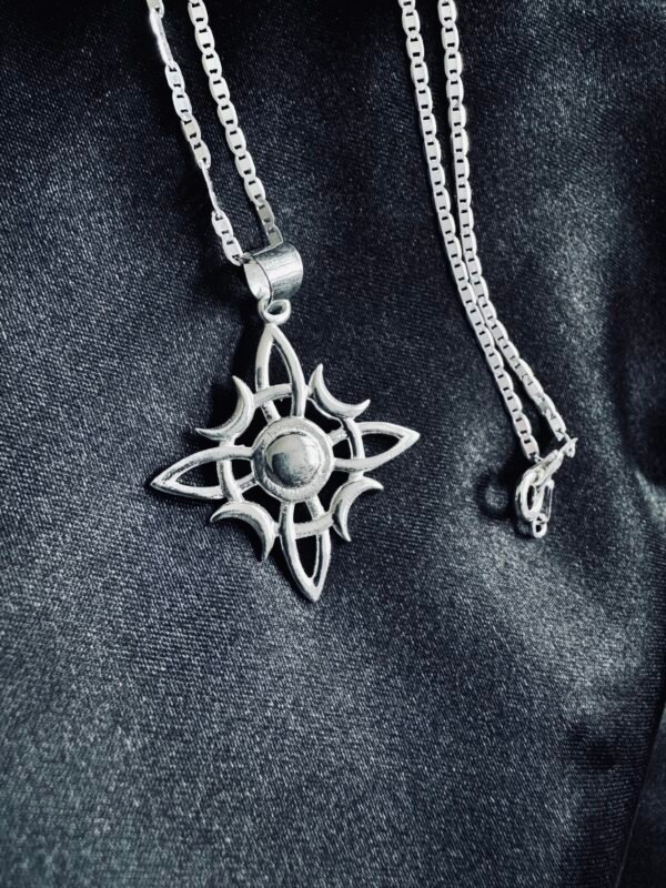 Collar Nudo de Bruja