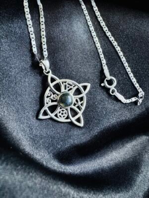 Collar Nudo de Bruja con Labradorita