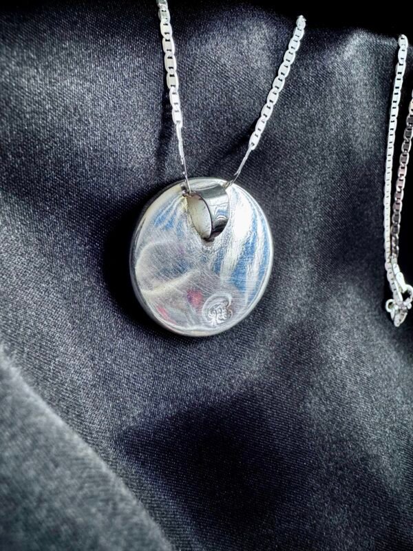 IMG_0702 Collar Nudo de Bruja Escarchado Rojo