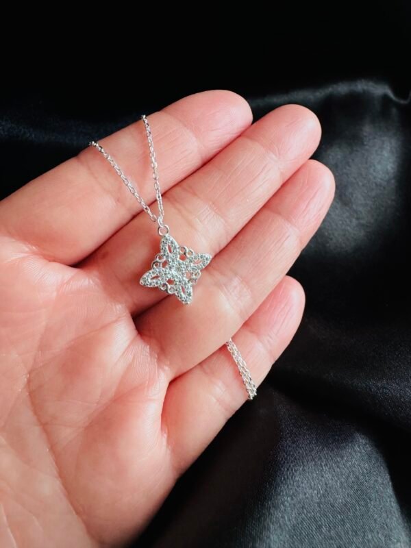 Collar Nudo de Bruja circones