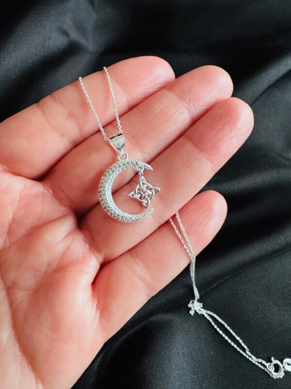 Collar Nudo de Bruja y Media Luna circones