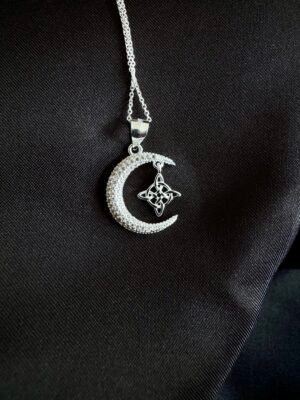 Collar Nudo de Bruja y Media Luna circones