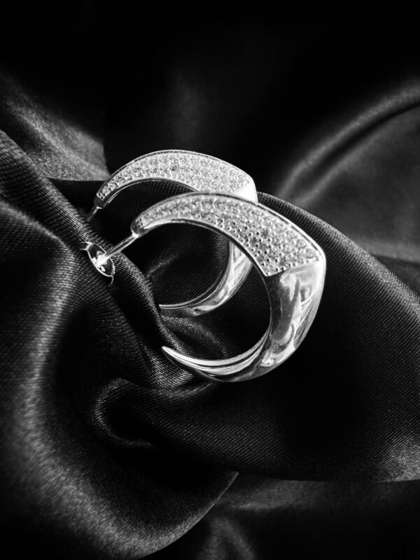 Semi Argollas en Punta con Circones Pavé