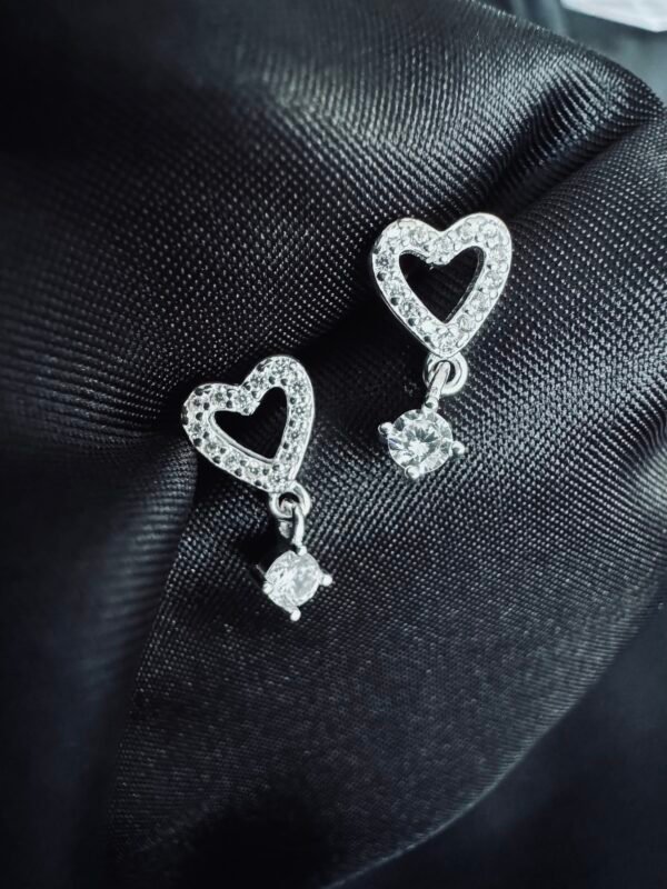 Piercing Corazón y Circón