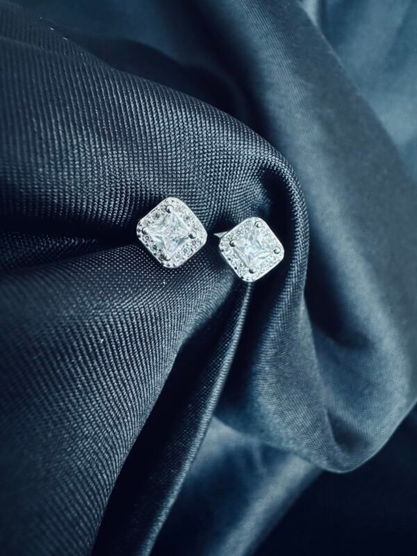 Piercing Cuadrado Circones