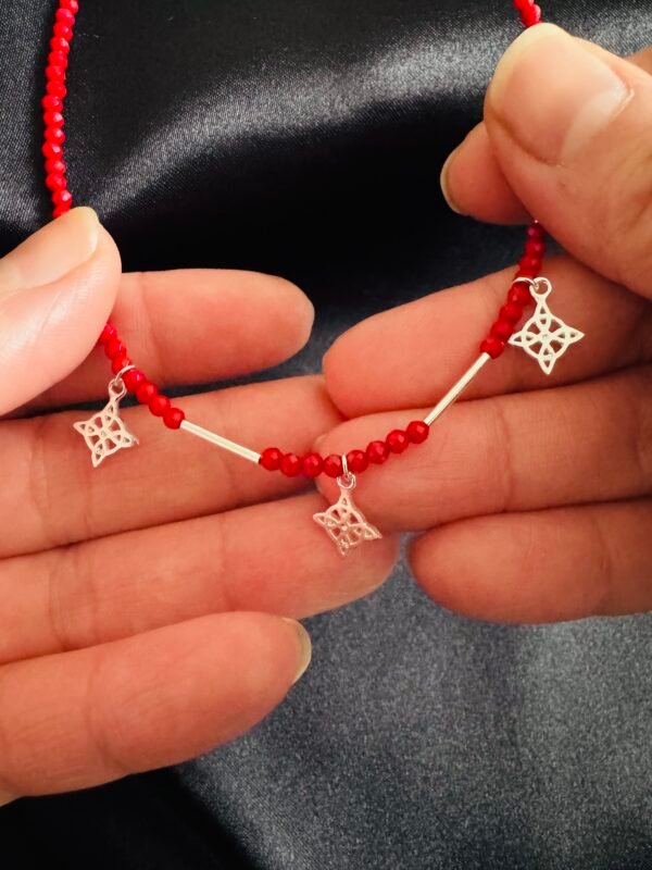 Collar Cristales Rojos con Nudo de Bruja
