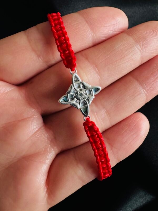 Pulsera de Hilo Rojo Nudo de Bruja con Abalón