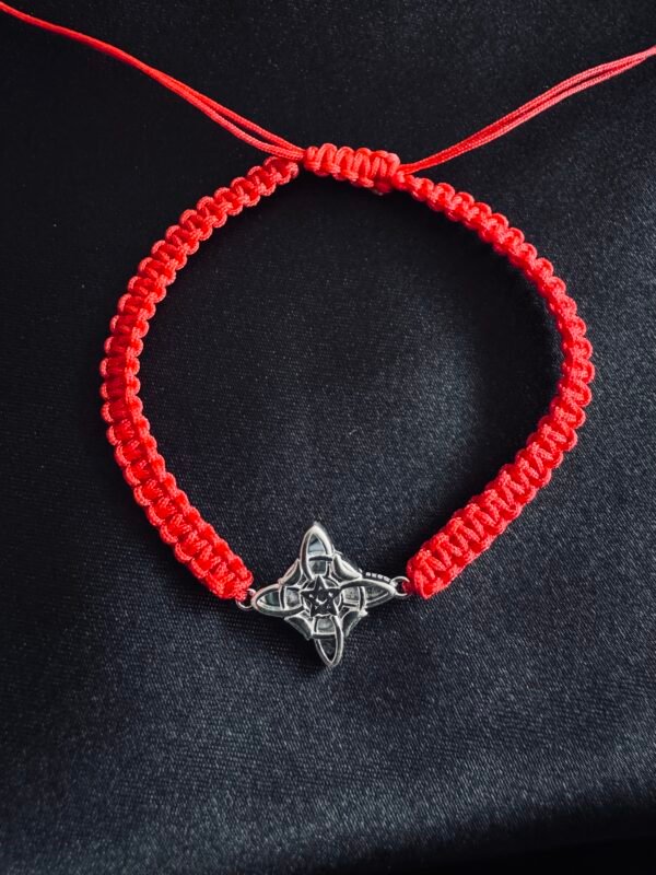 Pulsera de Hilo Rojo Nudo de Bruja con Abalón
