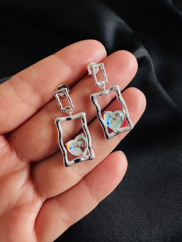 Aros Rectángulo con Corazón de Cristal Tornasol