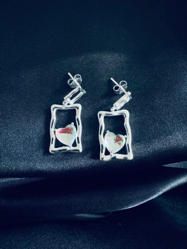 Aros Rectángulo con Corazón de Cristal Tornasol