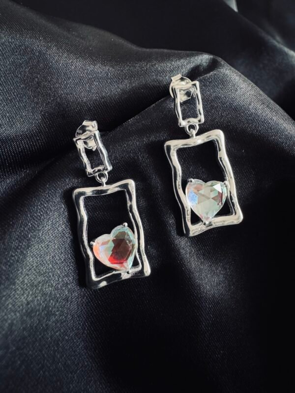 Aros Rectángulo con Corazón de Cristal Tornasol