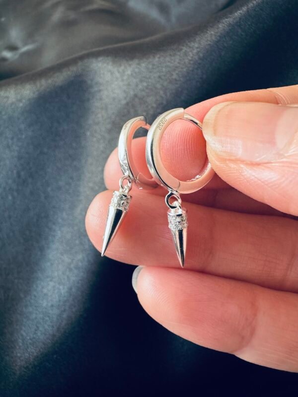 Argolla Huggie Punta Circones