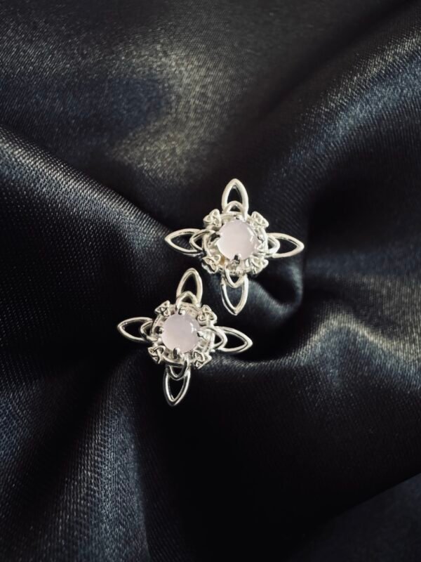 Nudo de Bruja con Triqueta y Cuarzo Rosa