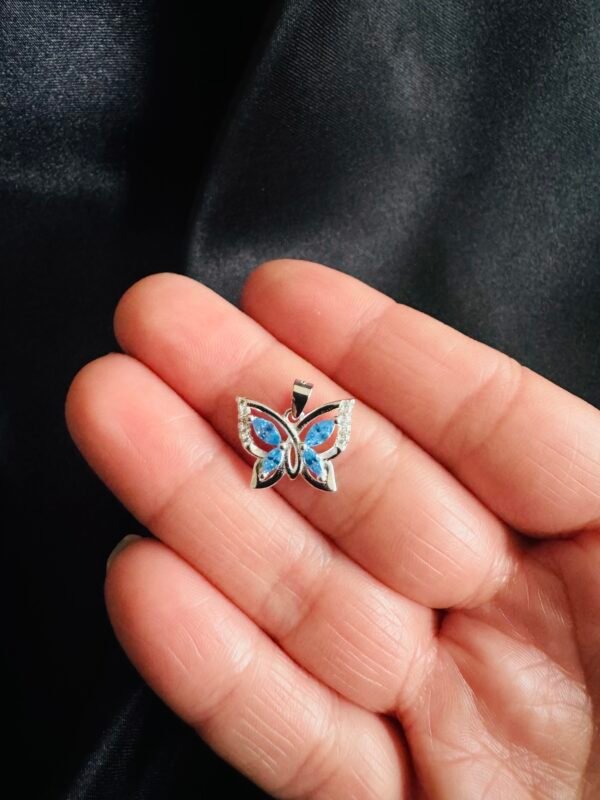 Colgante Mariposa con Circones Celestes