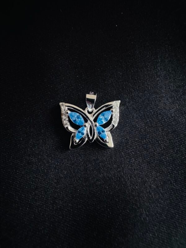Colgante Mariposa con Circones Celestes