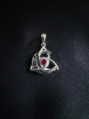 IMG_2034 Colgante Media Luna Triqueta con Circón Rojo