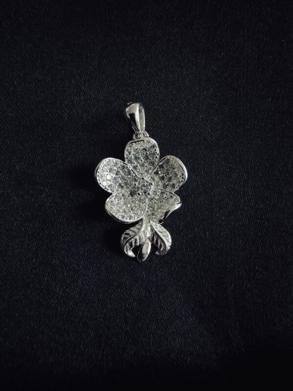 Colgante Flor con Microcircones