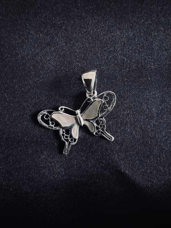 Mariposa con Nácar
