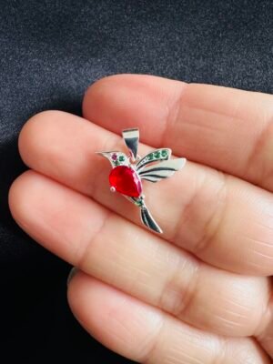 Colgante Colibrí con Circones Rojos