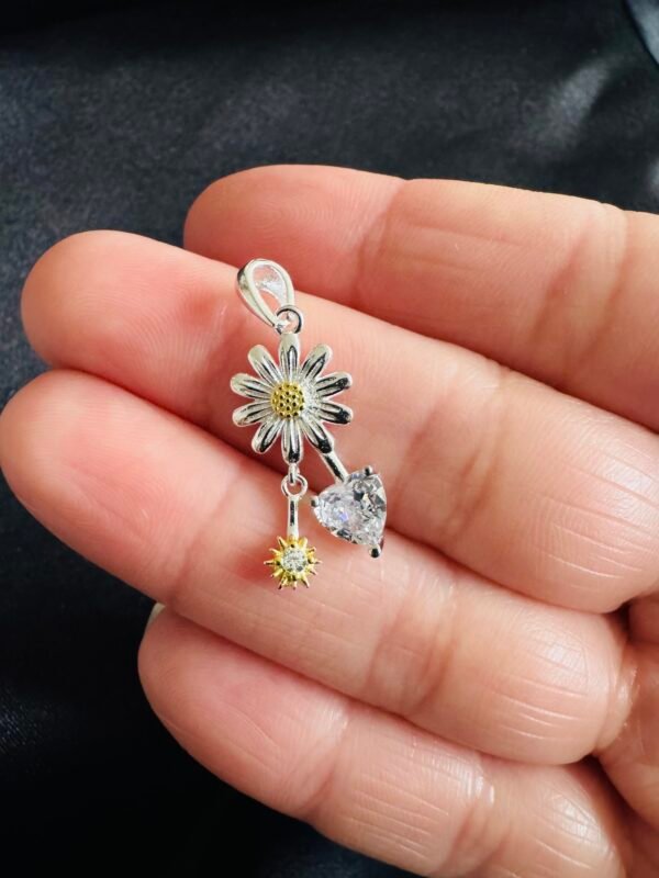 Colgante Margarita con Circón de Corazón