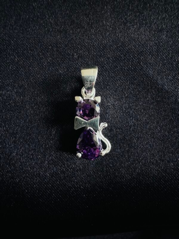 Colgante Gatito Circones Morados