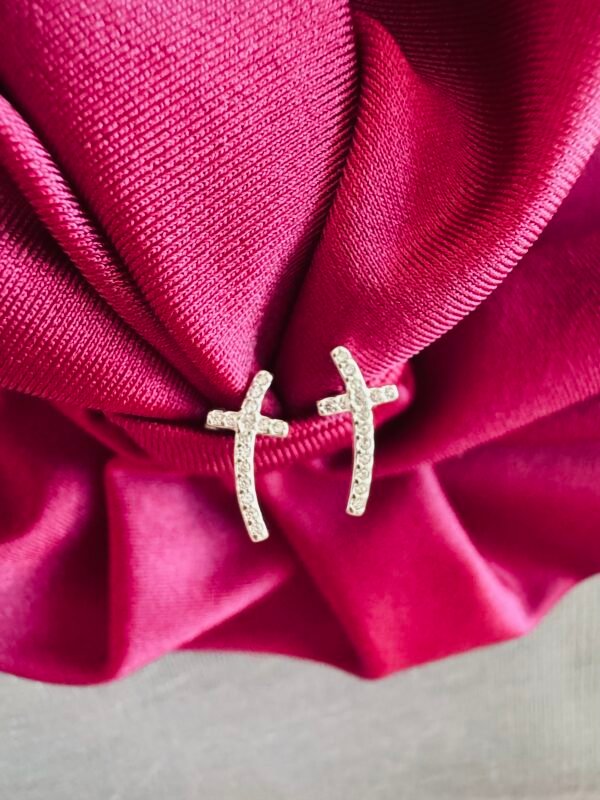 Piercing de Oreja Cruz