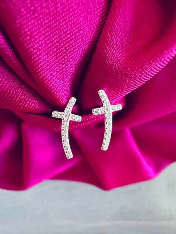 Piercing de Oreja Cruz