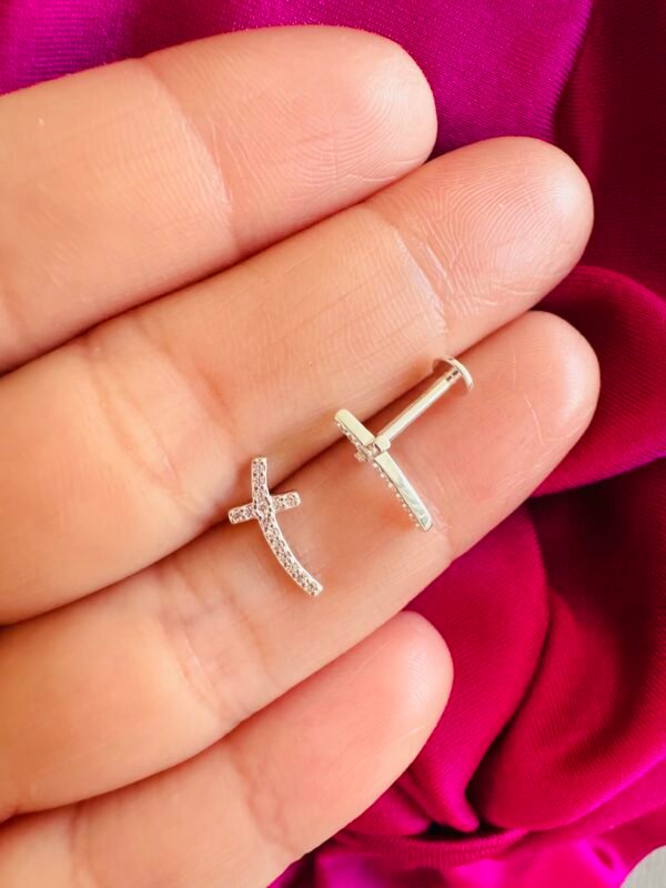 Piercing de Oreja Cruz