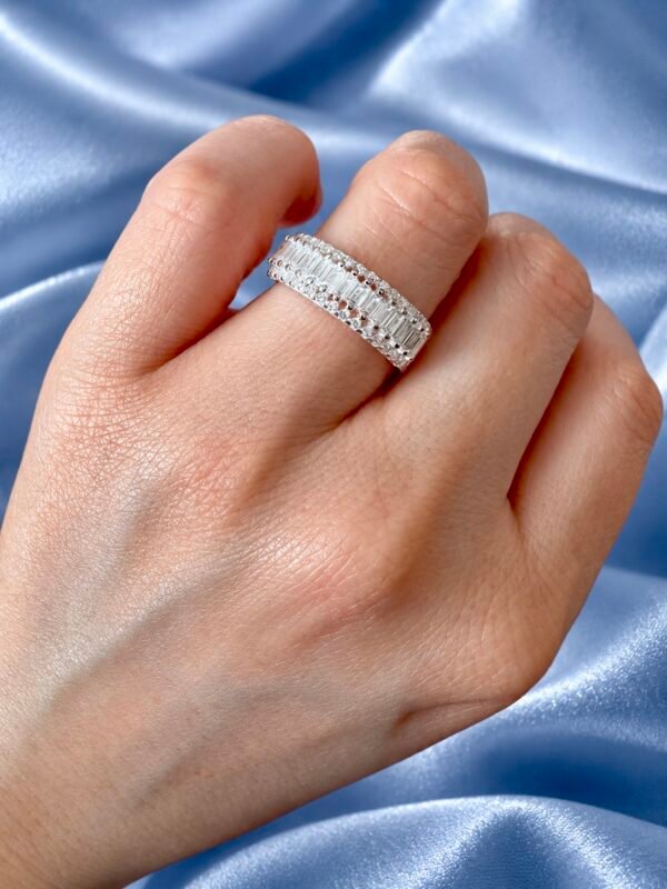 Anillo Adaptable Cintillo con Circones Baguette