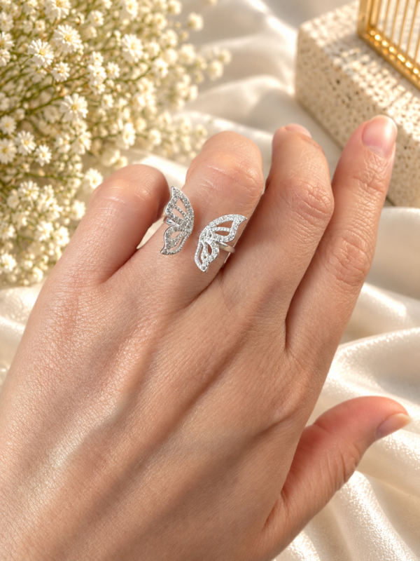 Anillo Adaptable Mariposa  con Circones