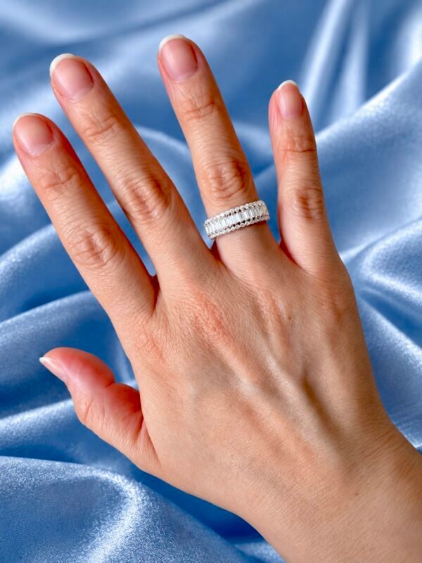 Anillo Adaptable Cintillo con Circones Baguette