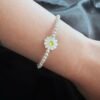 Pulsera de Perlas con Flor en Nácar