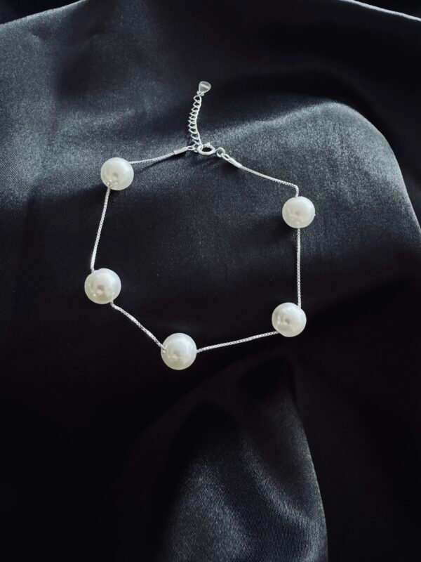 Pulsera con Perlas y Cadena Veneciana