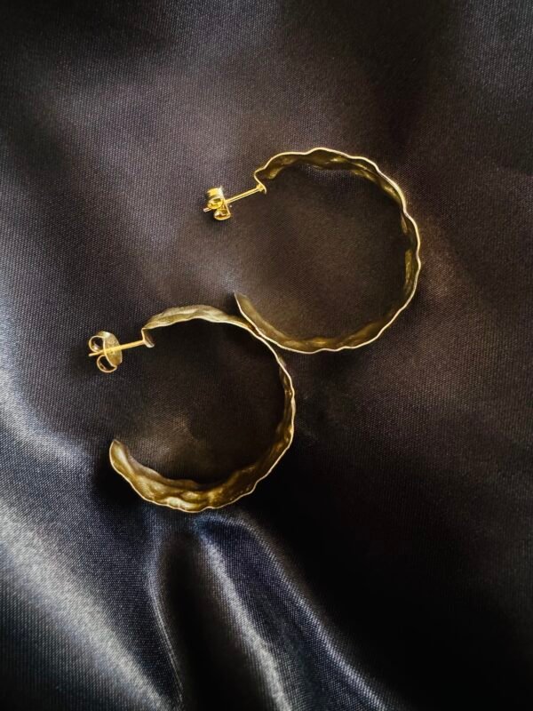 Semi Argollas Texturizadas Enchapada en Oro