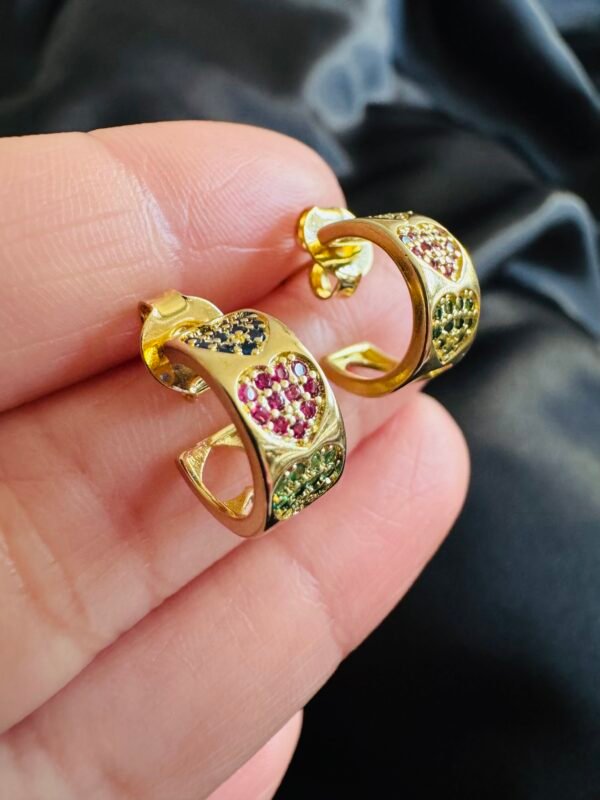 Semi Argollas 12 mm Enchapadas en Oro Corazones con Circones