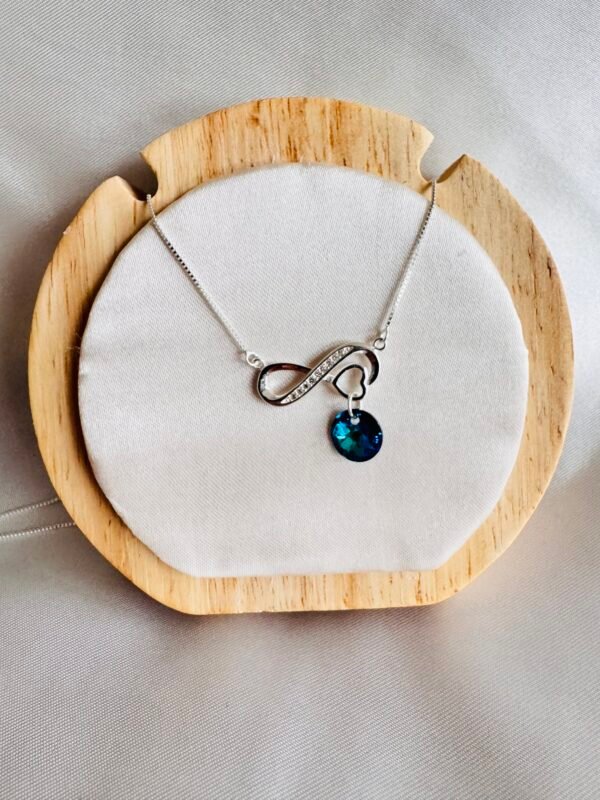 Collar Infinito con Circón