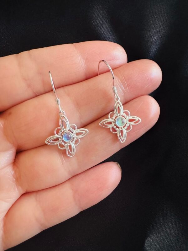 Aros Nudo de Bruja con Piedra Luna