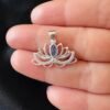 Colgante Flor de Loto con Circón