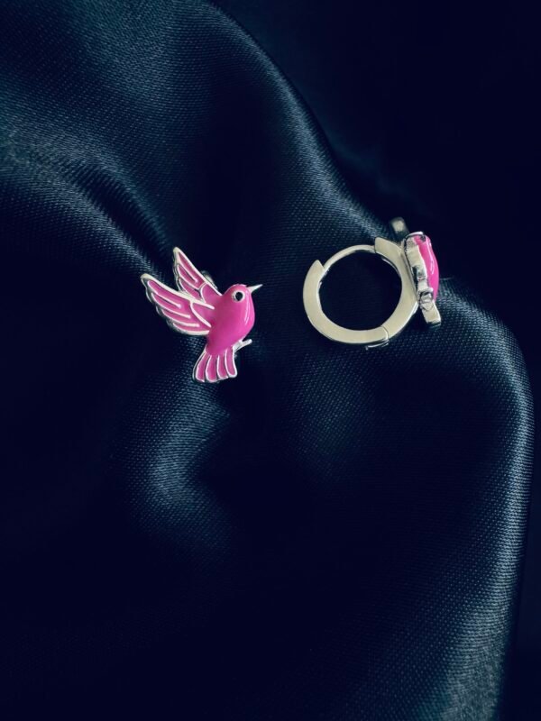 Argolla Huggie Colibrí Esmaltado Rosa