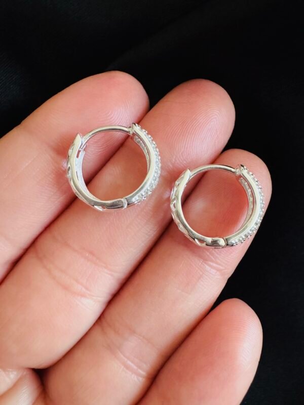 Argolla Huggie Circones y Rombos