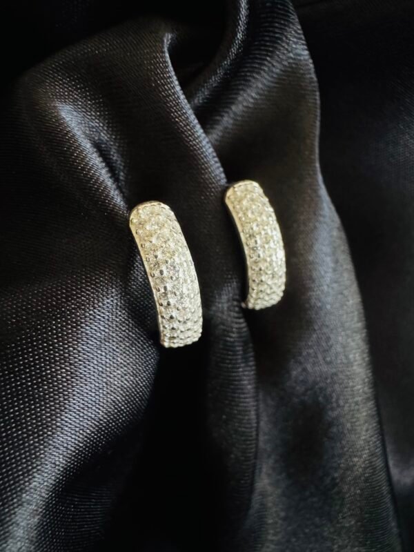 Argolla Huggie Circones y Rombos