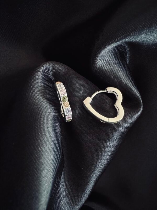 Argolla Huggie Corazón con Circones