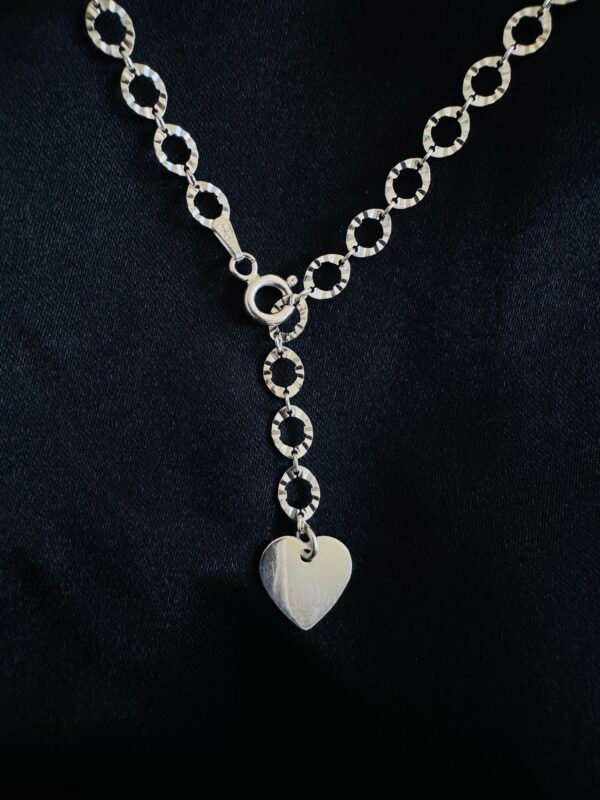 Collar Cascada Ajustable Óvalos Facetados con Corazón