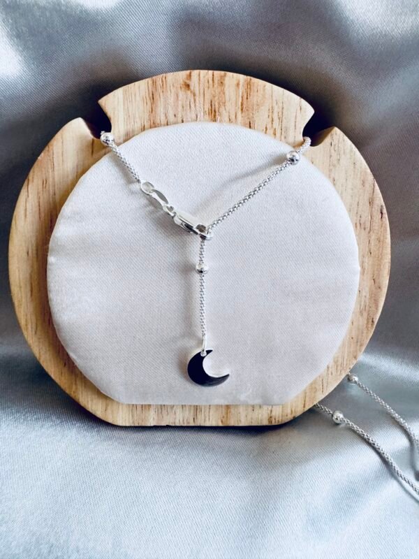 Collar Cascada Ajustable Cadena Espuma con Esferas y Luna 🌙