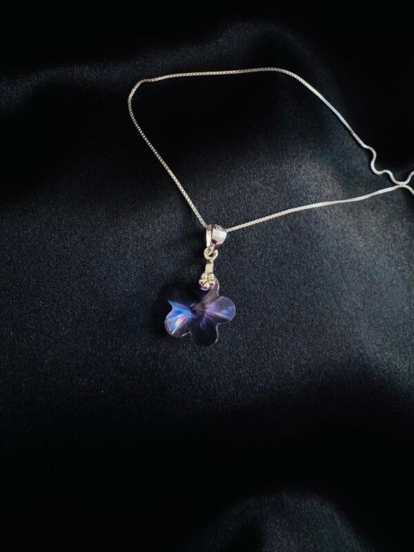 Collar Flor de Cristal Morado