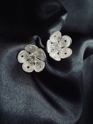 Aros Flor en Filigrana con Circón