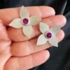 Aros Maxi Flor Martillada con Circón