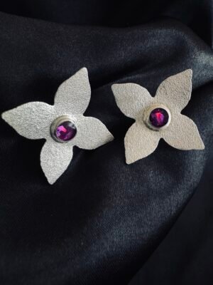 Aros Maxi Flor Martillada con Circón