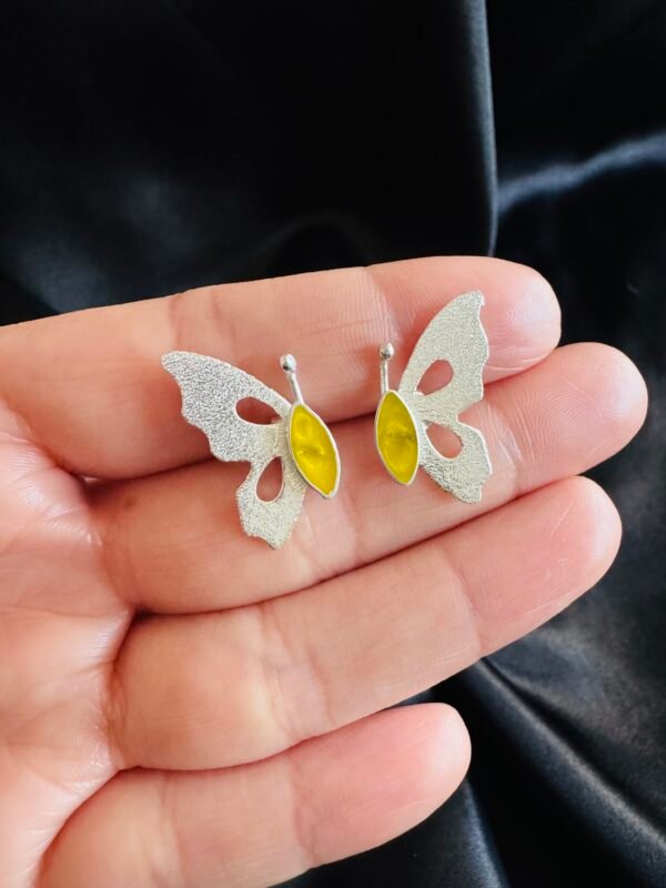 Aros Mariposa Martillada Metalizada Amarilla